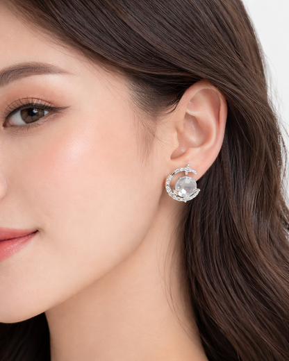 Moon Pearl stud
