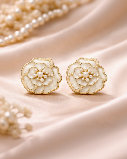 Flora Pearl Studs